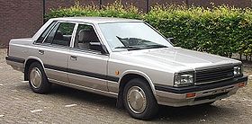 Nissan Laurel 1984 silver.jpg