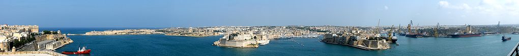 Valletta Grand Harbour Panorama.jpg