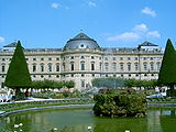 Gartenbrunnen der Würzburger Residenz.JPG