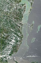 Satellite image of Belize in May 2001.jpg