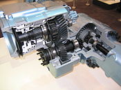 BAUMA 2004 ZF Baggerachse HL-Getriebe.jpg