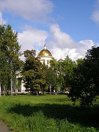 Александро-Невский кафедральный собор Петрозаводска и сквер