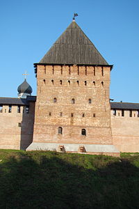 Pokrovskaya Tower in Velikiy Novgorod Detinets.jpg