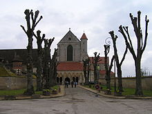 Pontigny abbey front.jpg
