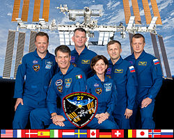 Expedition 27 crew portrait.jpg