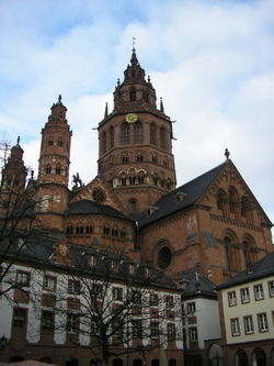 Mainzer Dom sw.jpg