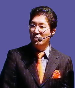 Юдзи Нака на выставке Tokyo Game Show в 2008 году