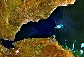 Космический снимок залива Таджура