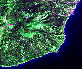 Вулкан Менделеева. Спутниковый снимок