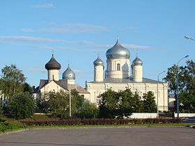 Покровский собор и церковь Симеона Богоприимца
