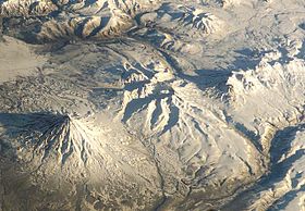 Cпутниковое изображение вулкана Шмидта (2002 г.). Космический снимок НАСА.