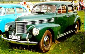 Opel Kapitan De Luxe 4-Door Sedan 1939.jpg