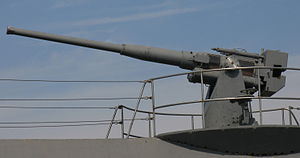 100 mm soviet gun B-24 of D-2 submarine.JPG