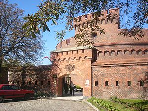 Музей янтаря располагается в башне форта «Der Dona»