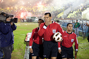 Карлос Амарилья со своей бригадой перед финалом Кубка Либертадорес 2011 между «Пеньяролем» и «Сантосом»