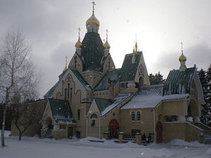 Вид на Троицкий собор монастыря.