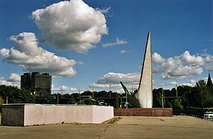 Kaliningrad fishermen monument.jpg