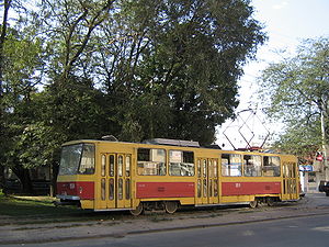 Трамвай 10го маршрута на конечной остановке Сельмаш